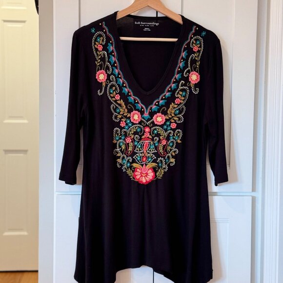 Soft Surroundings Adora Tunic Top Medium Black 3/4 Length Shirt Embroidered - Picture 1 of 4